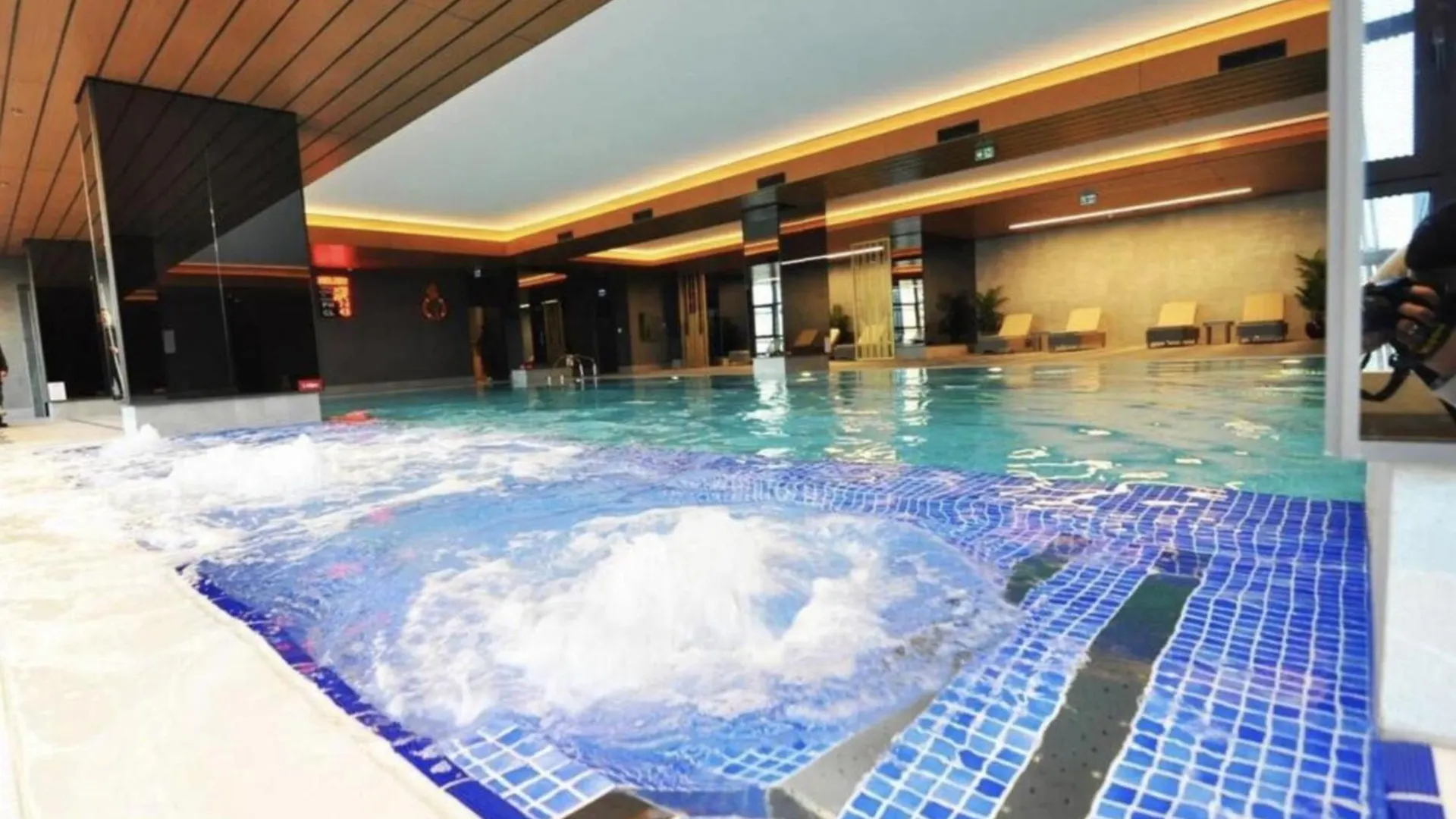Apartment Gorgeous Modern 1Bd Condo Views W Poolgym! #255 Istanbul